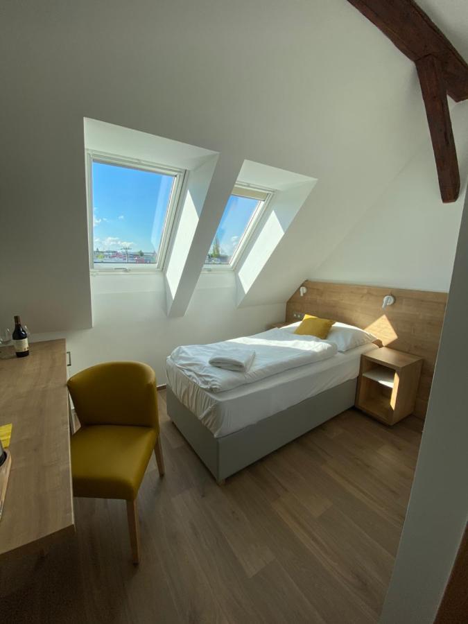 Hotel Slavia Boskovice Esterno foto