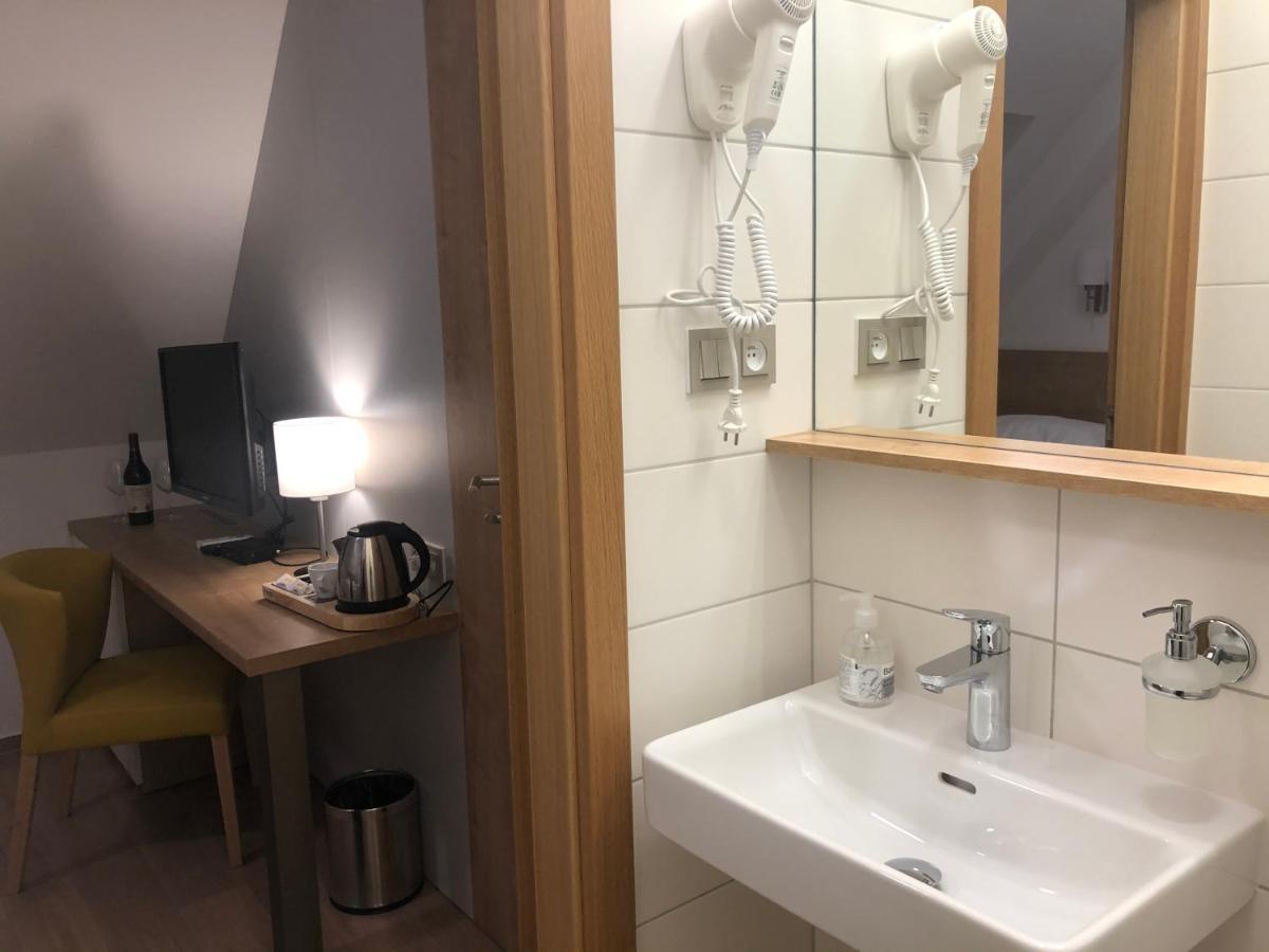 Hotel Slavia Boskovice Esterno foto