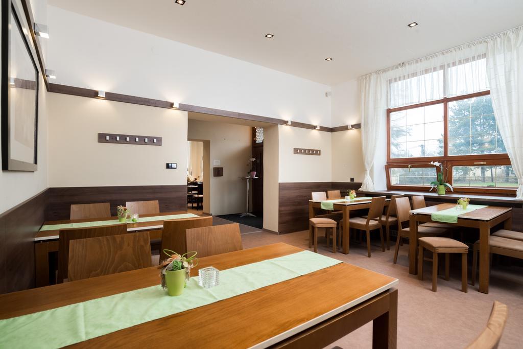 Hotel Slavia Boskovice Esterno foto