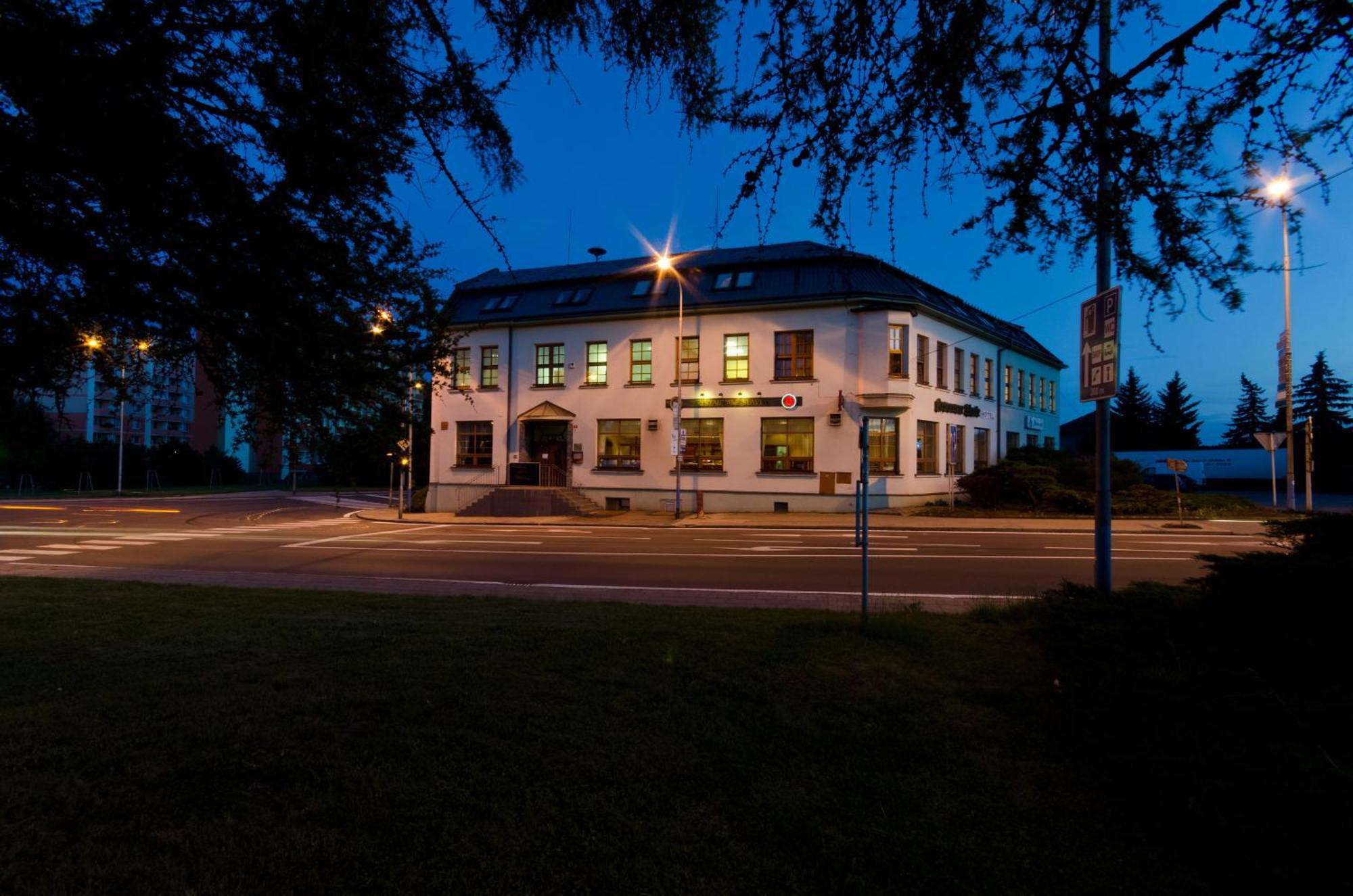 Hotel Slavia Boskovice Esterno foto
