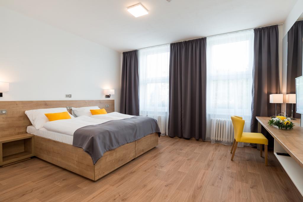 Hotel Slavia Boskovice Esterno foto